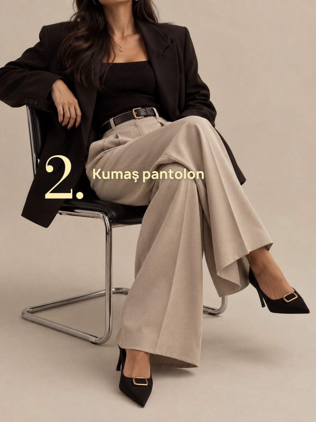2. Kumaş pantolon: sonbahar stil serisinden bir görünüm.