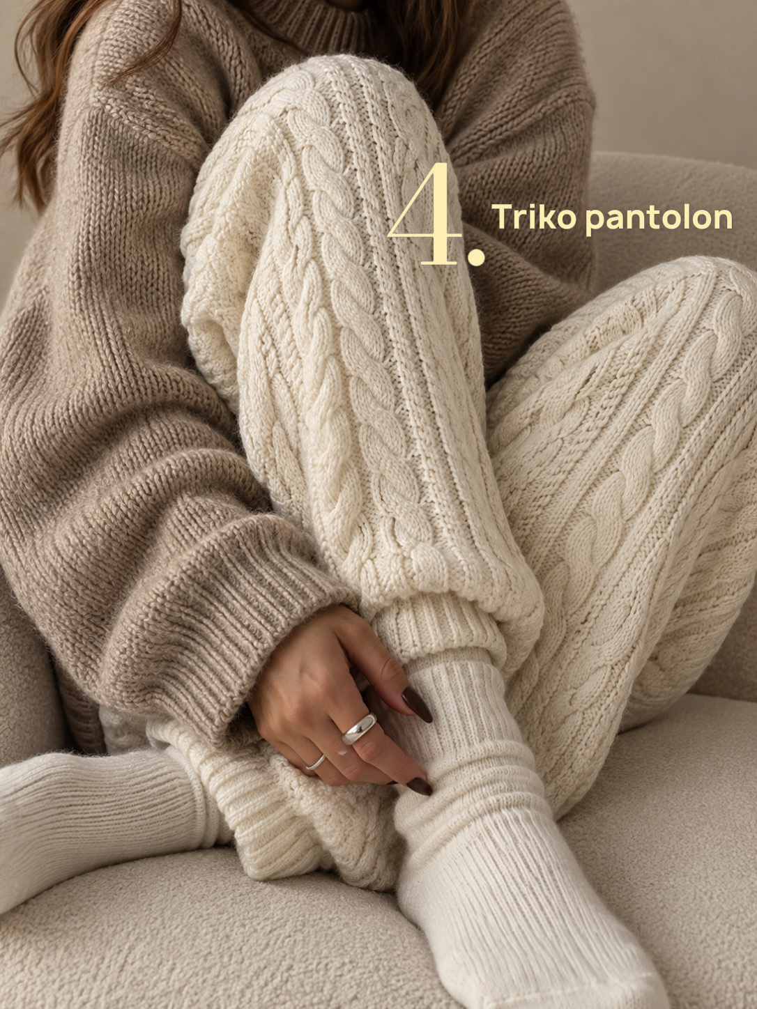 4. Triko pantolon: sonbahar stil serisinden bir görünüm.